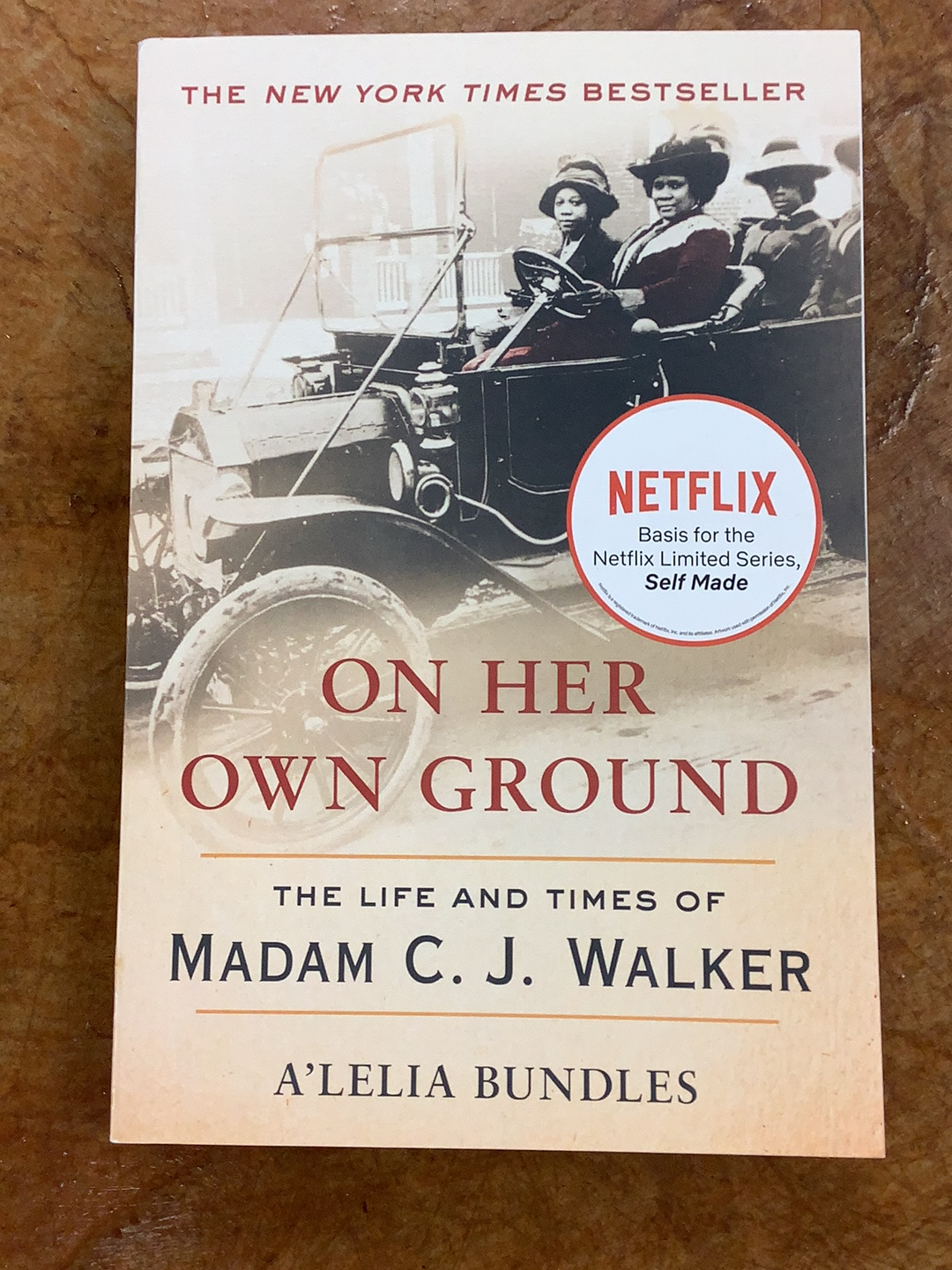 On Her Own Ground: The Life and Times of Madam C. J. walker(Paperback)